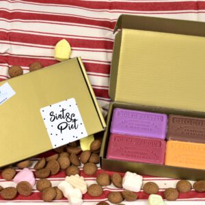 Sint & Piet pakket met Sandelhout, Chocolade, Mandarijn & Snoepappel